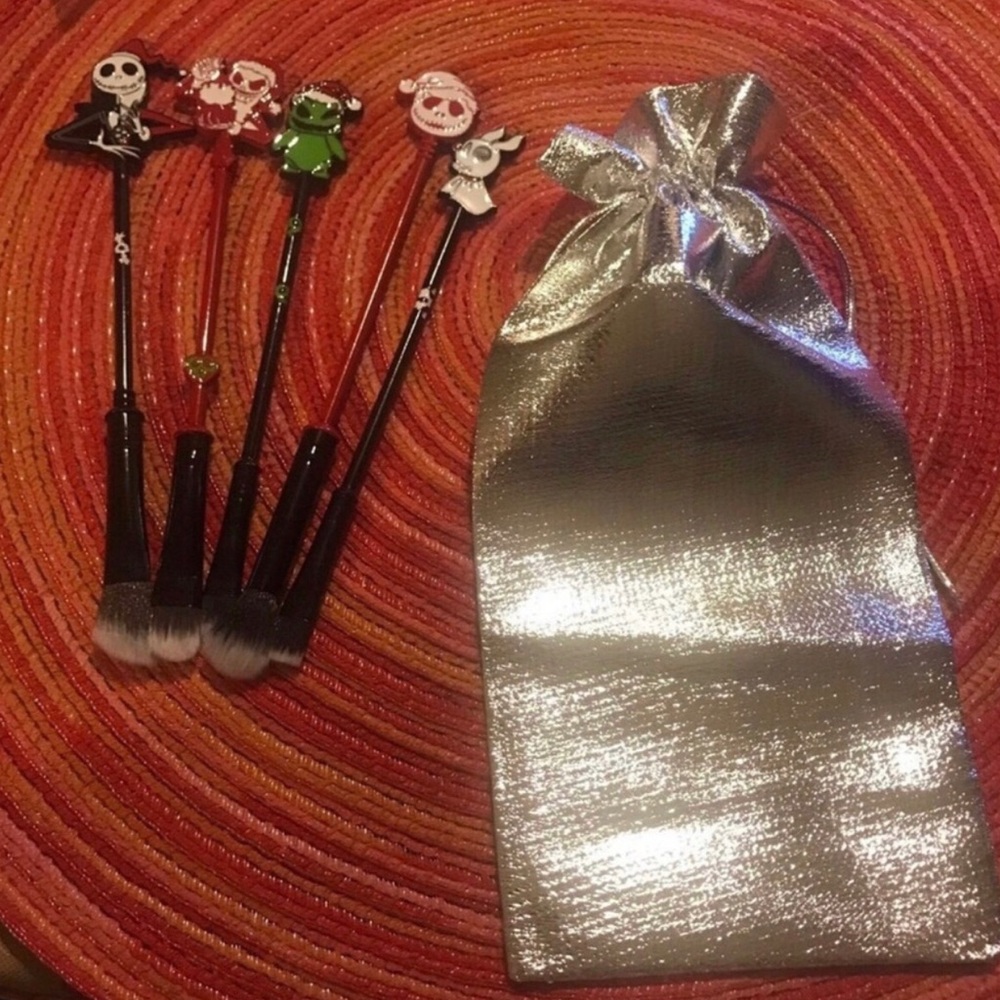 Nightmare Before Christmas make up brushes set